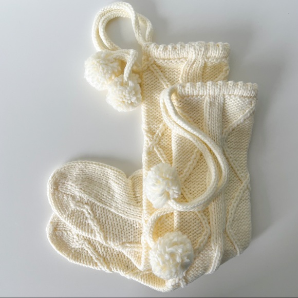 NWT Tall Reading Socks, Cabin Cable Knit Lounge Socks with Pom Pom Ties - Picture 13 of 14